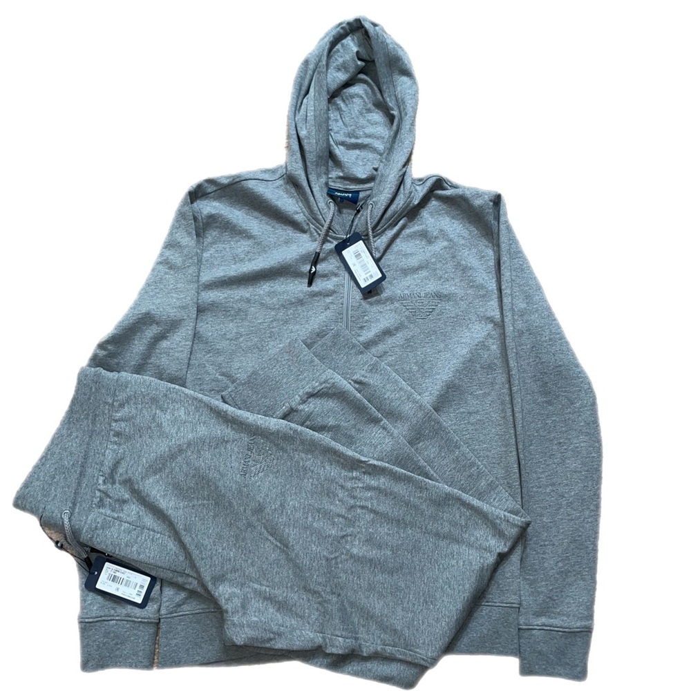 ARMANI JEANS SWEATSUIT
Stretch-Cotton Hoodie & Drawstring Joggers